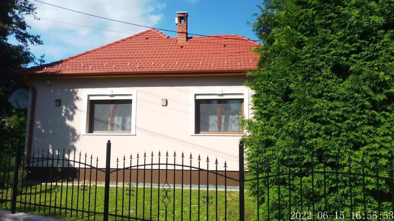 Almafas Vendeghaz Orseg Villa Kerkakutas Dış mekan fotoğraf