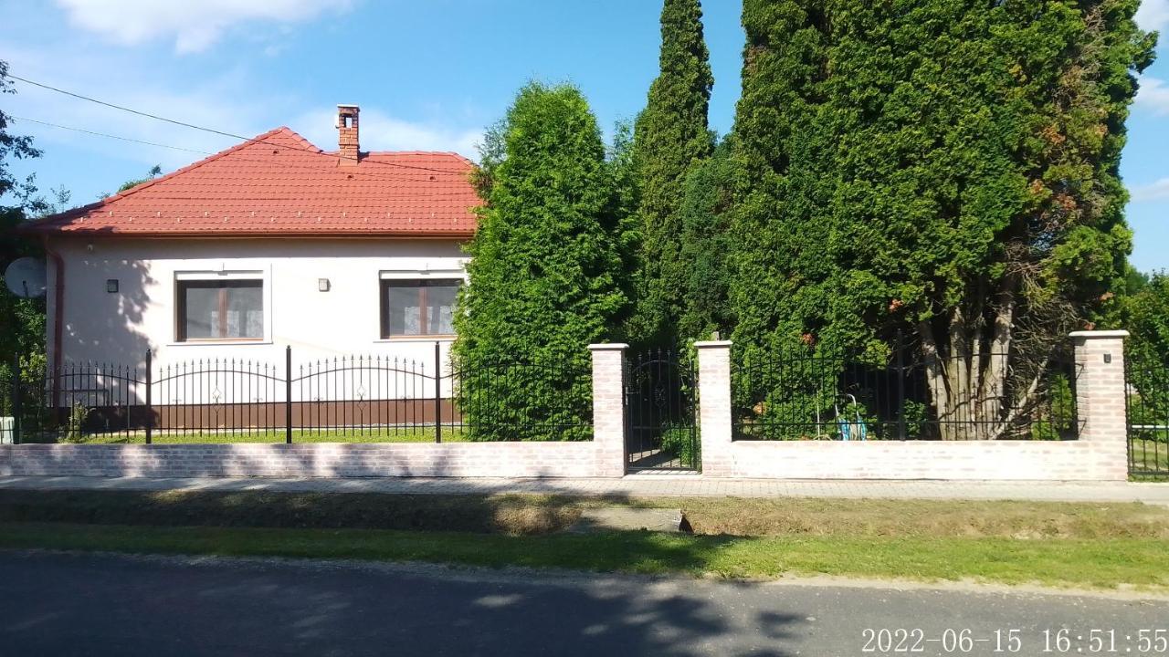 Almafas Vendeghaz Orseg Villa Kerkakutas Dış mekan fotoğraf